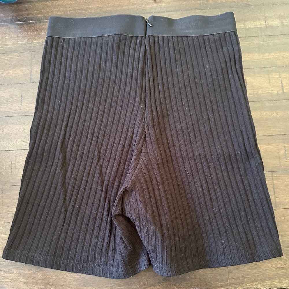 JLUXLABEL Ribbed Shorts - Picture 2 of 3